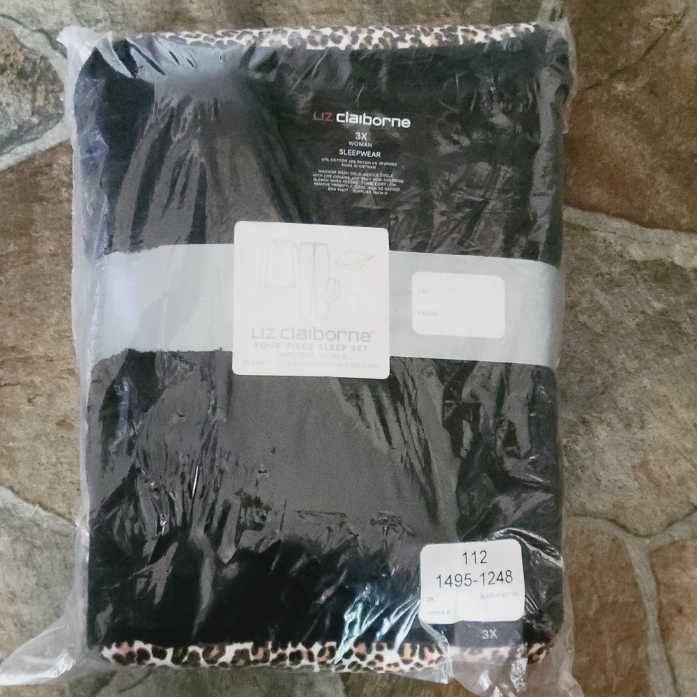 Liz Claiborne 4 Piece Sleepwear Set 3X Black Cheetah Shirt Pants Socks Blanket